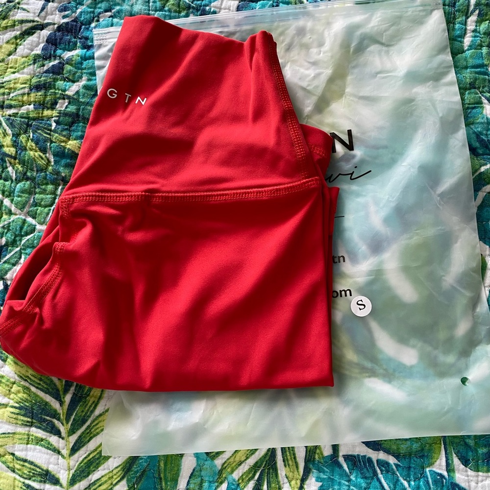 NVGTN Scarlet Signature 2.0 Shorts